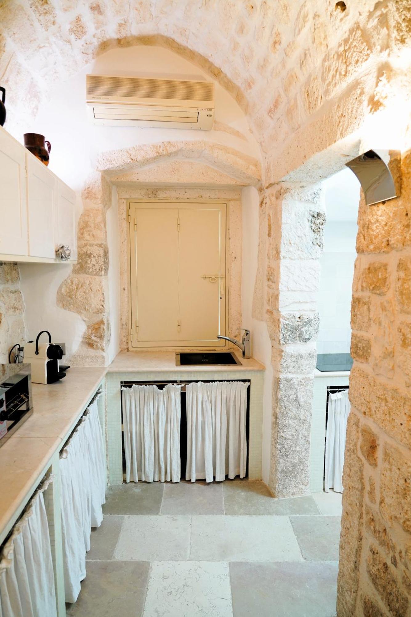 Dimora Lo Scrigno - Una Perla Nel Cuore Di Ostuni Dış mekan fotoğraf